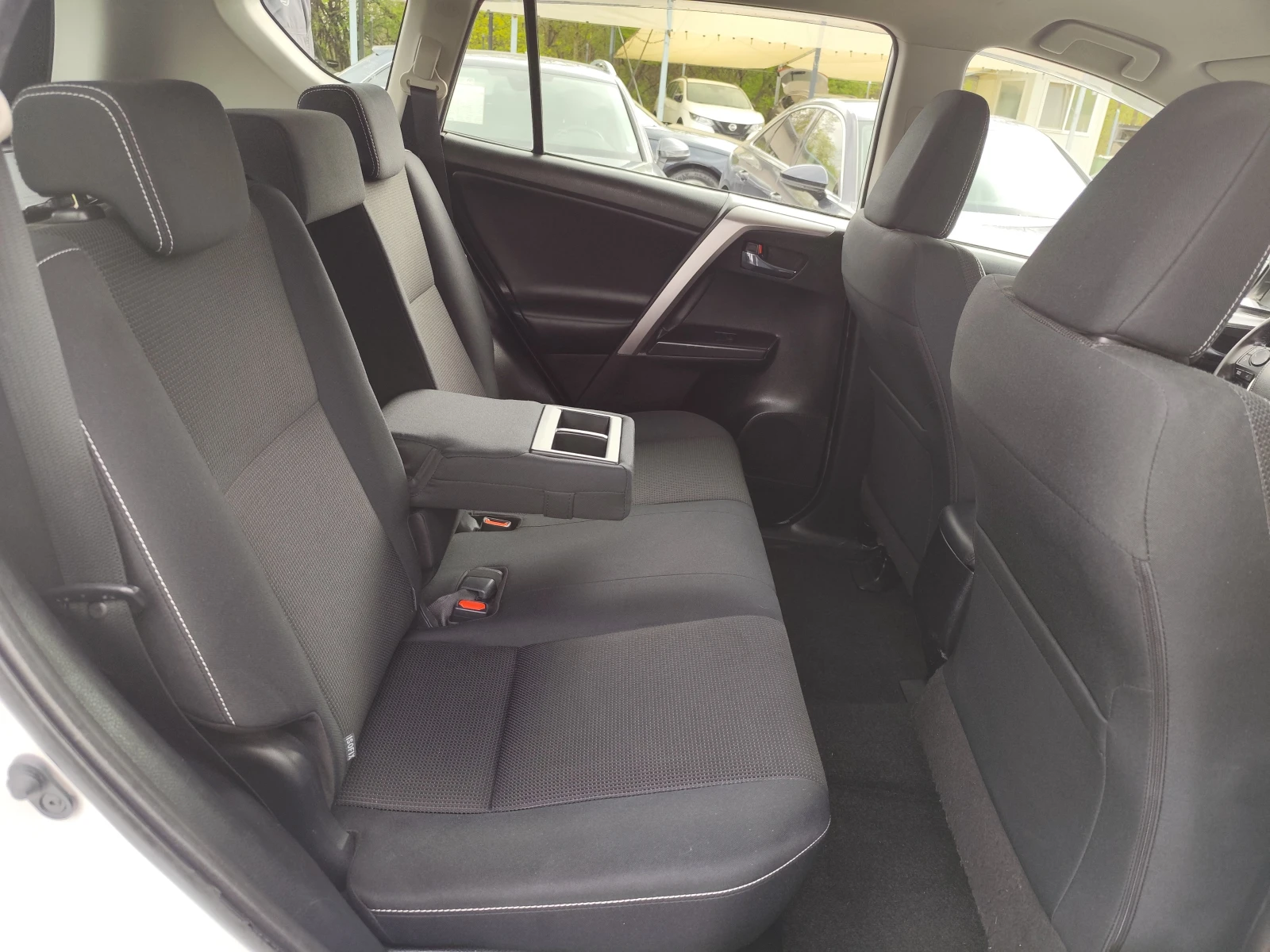 Toyota Rav4 2.5i ХИБРИД* FACELIFT* LED* KАМЕРА* AWD, снимка 11 - Автомобили и джипове - 54278004