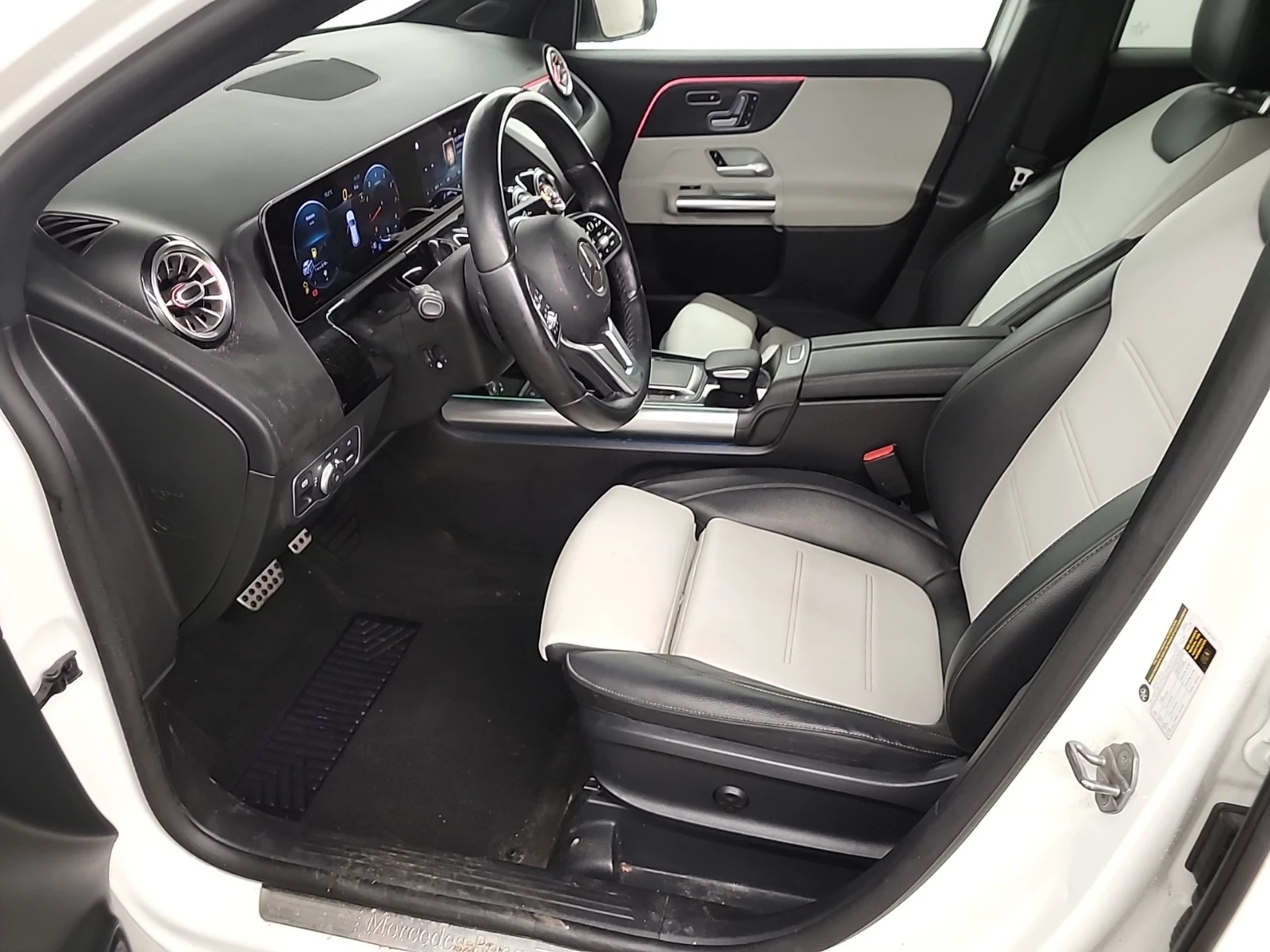 Mercedes-Benz GLA 250  4MATIC SUV, снимка 11 - Автомобили и джипове - 54459744