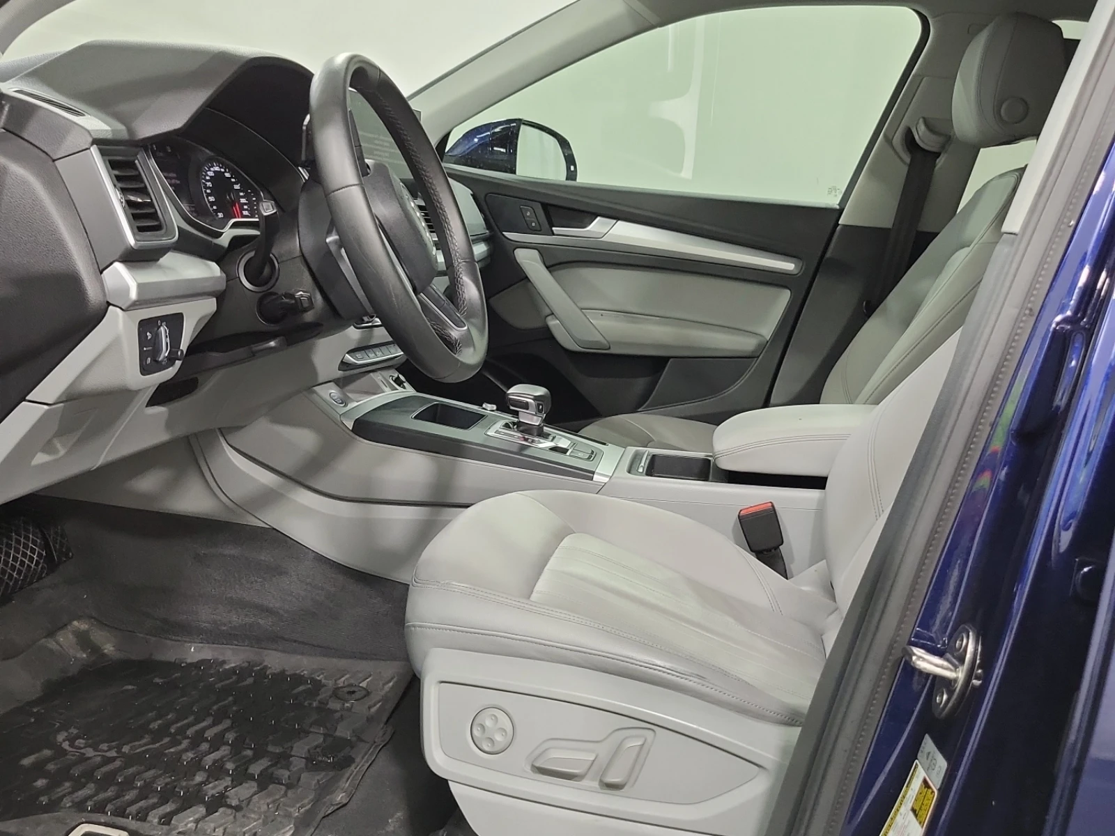 Audi Q5 KOMFORT, снимка 11 - Автомобили и джипове - 54765824