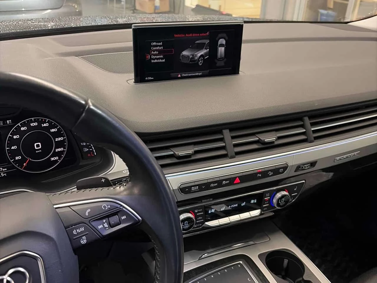 Audi Q7 * Progressiv * ОБДУХВАНЕ* ПАНОРАМА* 7МЕСТА* , снимка 9 - Автомобили и джипове - 54830495