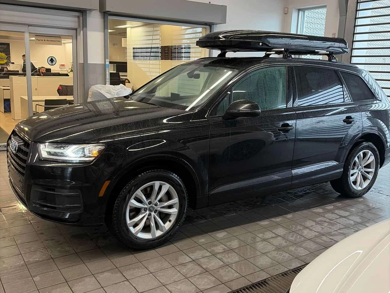 Audi Q7 * Progressiv * ОБДУХВАНЕ* ПАНОРАМА* 7МЕСТА* , снимка 2 - Автомобили и джипове - 54830495