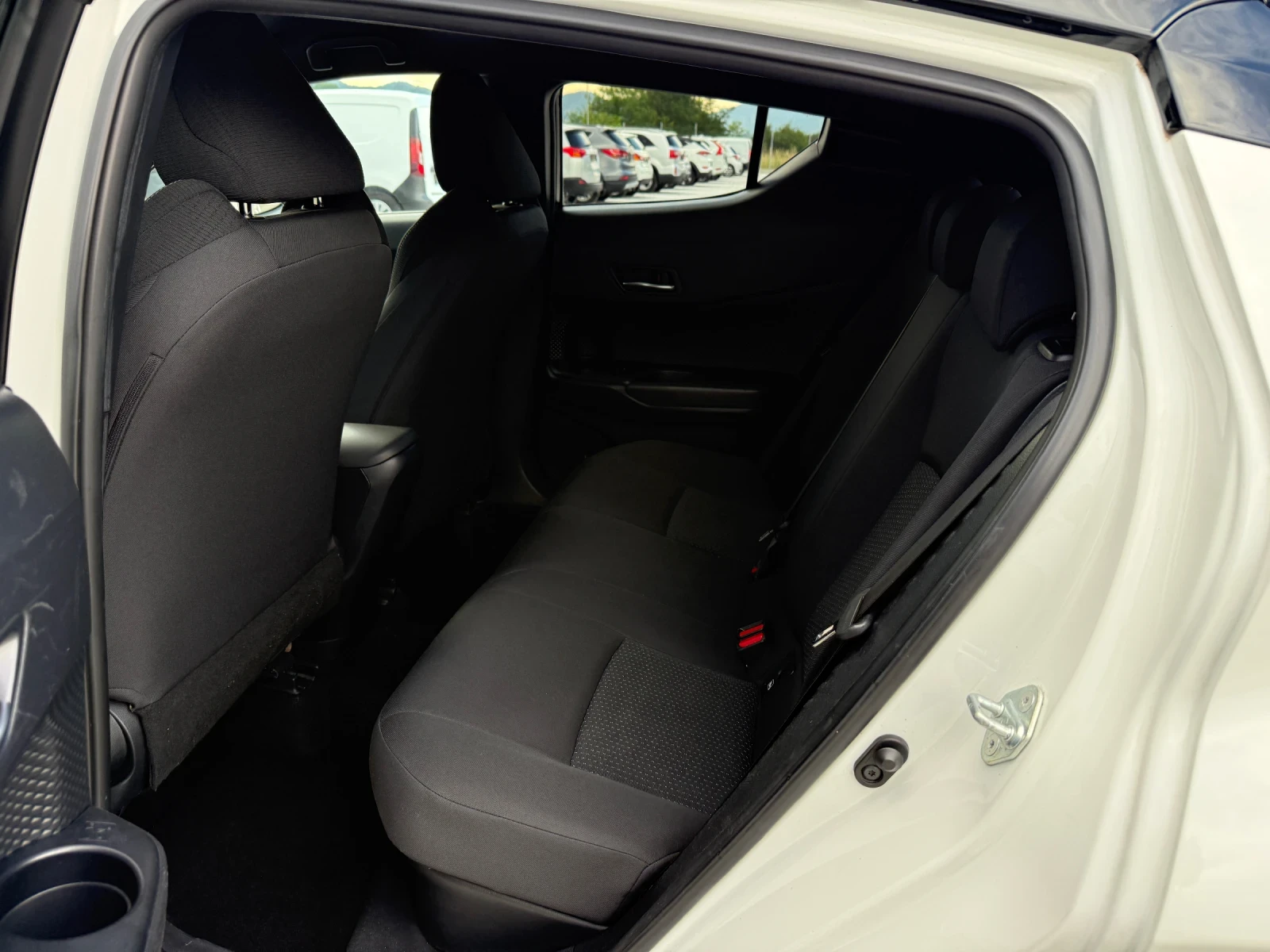 Toyota C-HR 1.8 HYBRID  | Mobile.bg � ����������� 11