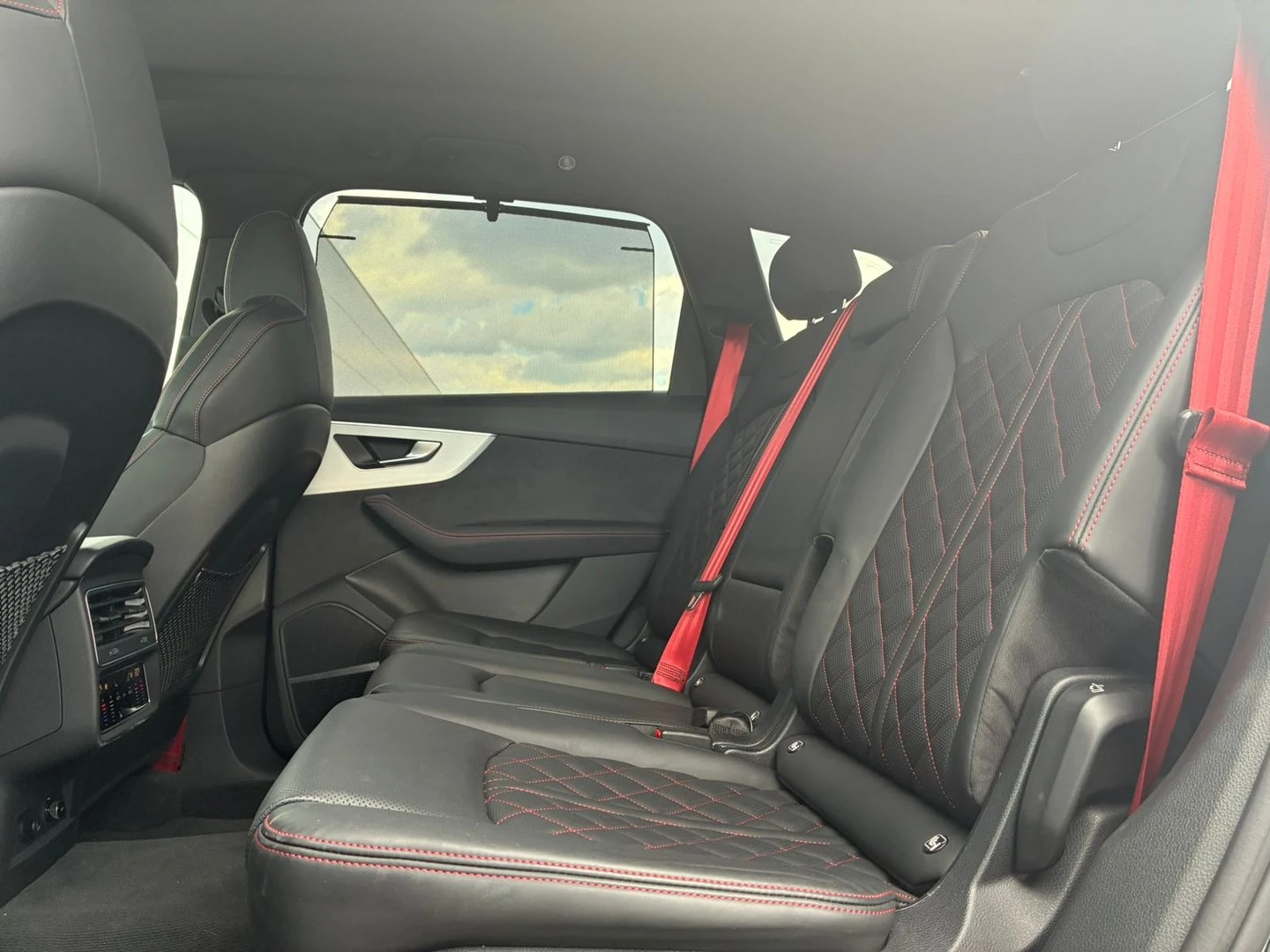Audi SQ7, снимка 12 - Автомобили и джипове - 55307326
