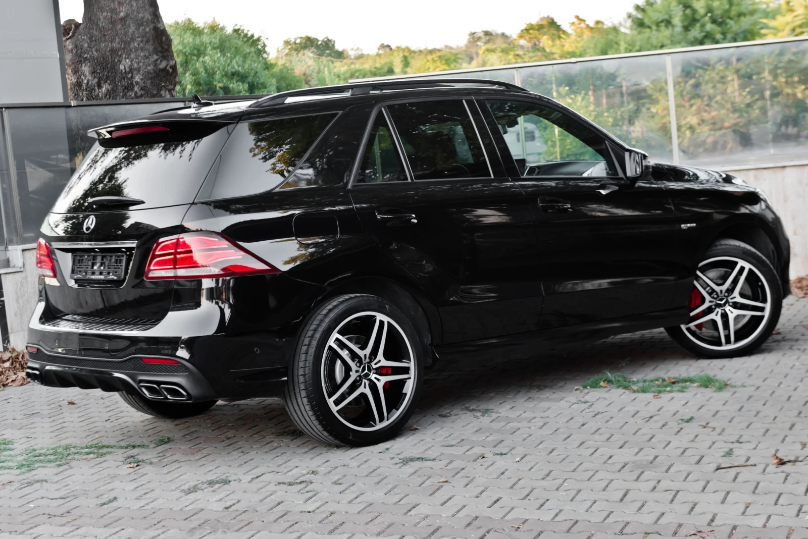 Mercedes-Benz GLE 43 AMG 9G/DISTR/6.3/PANO/21, снимка 7 - Автомобили и джипове - 55729889