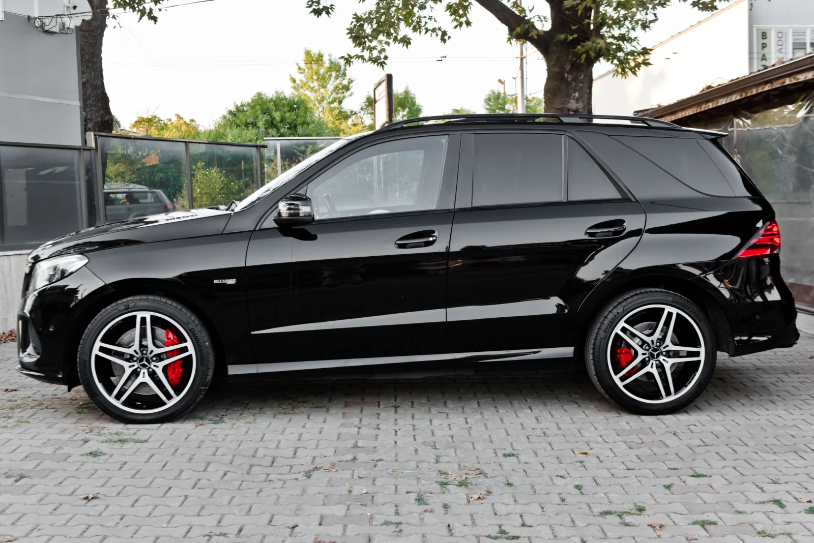 Mercedes-Benz GLE 43 AMG 9G/DISTR/6.3/PANO/21, снимка 4 - Автомобили и джипове - 55729889