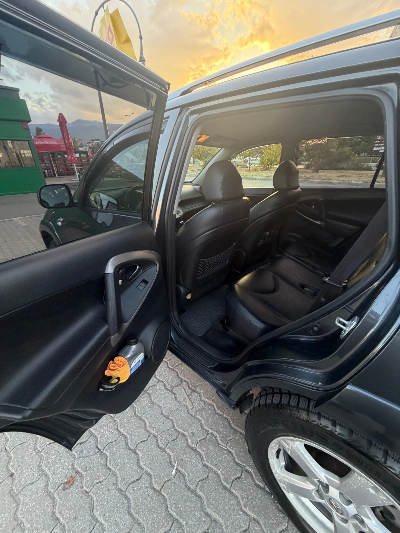 Toyota Rav4, снимка 7 - Автомобили и джипове - 56442447