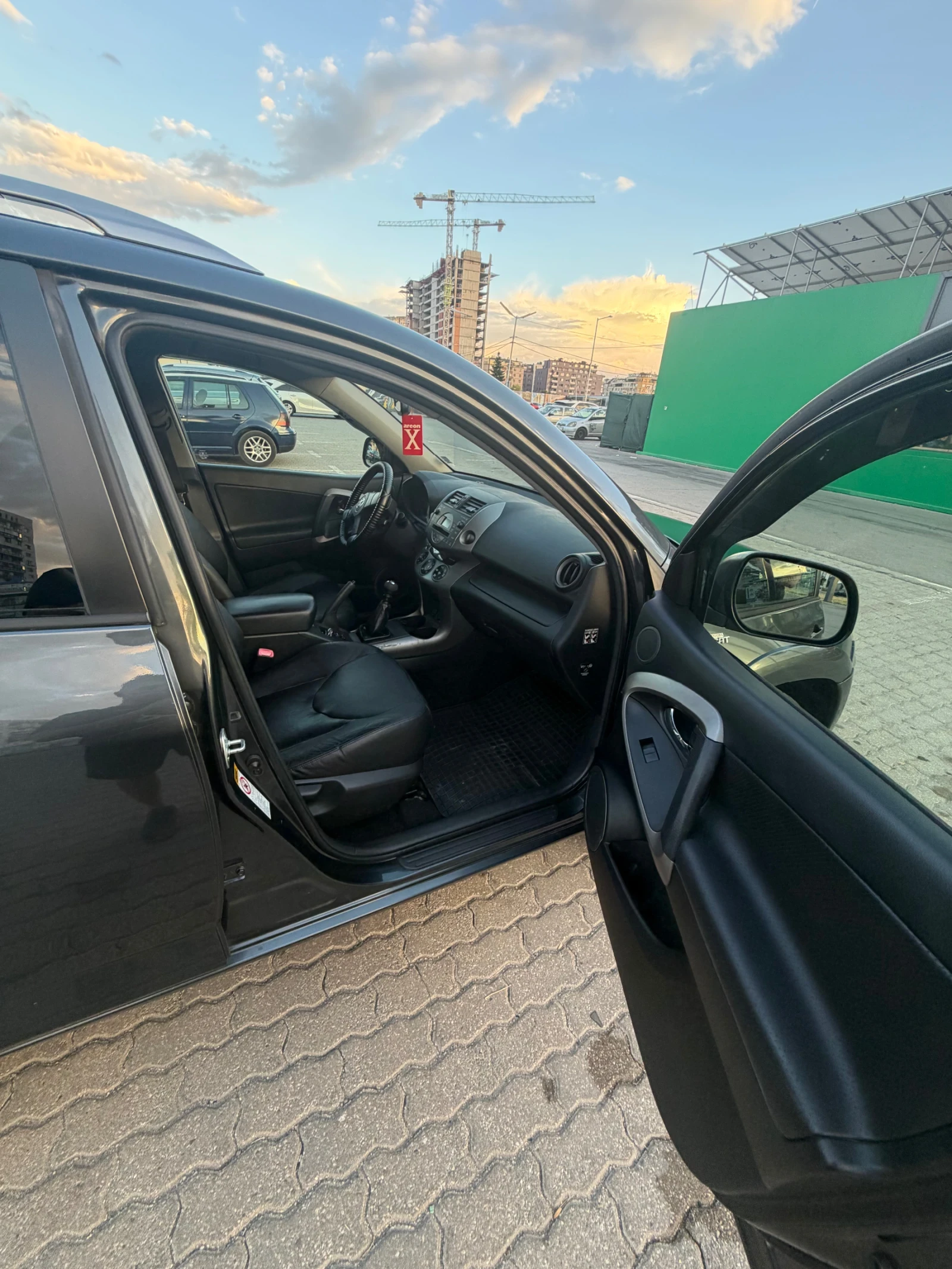 Toyota Rav4, снимка 8 - Автомобили и джипове - 56442447