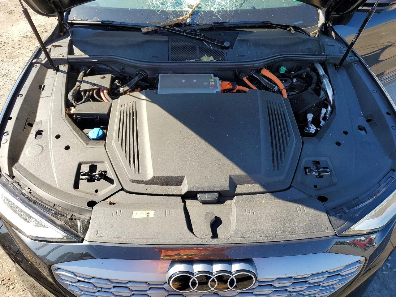 Audi Q8 E-Tron Premium Plus, снимка 12 - Автомобили и джипове - 56618891