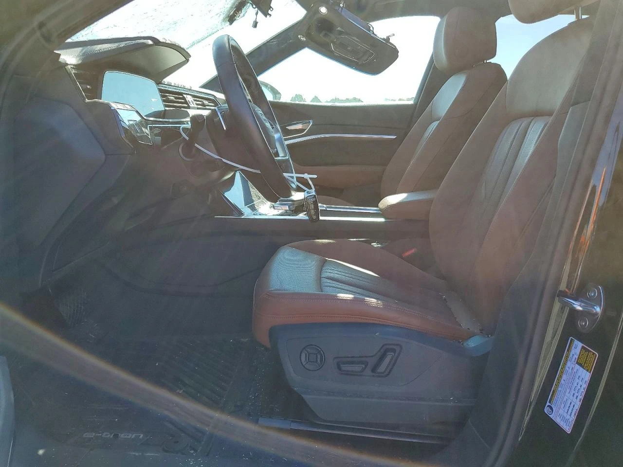 Audi Q8 E-Tron Premium Plus, снимка 7 - Автомобили и джипове - 56618891