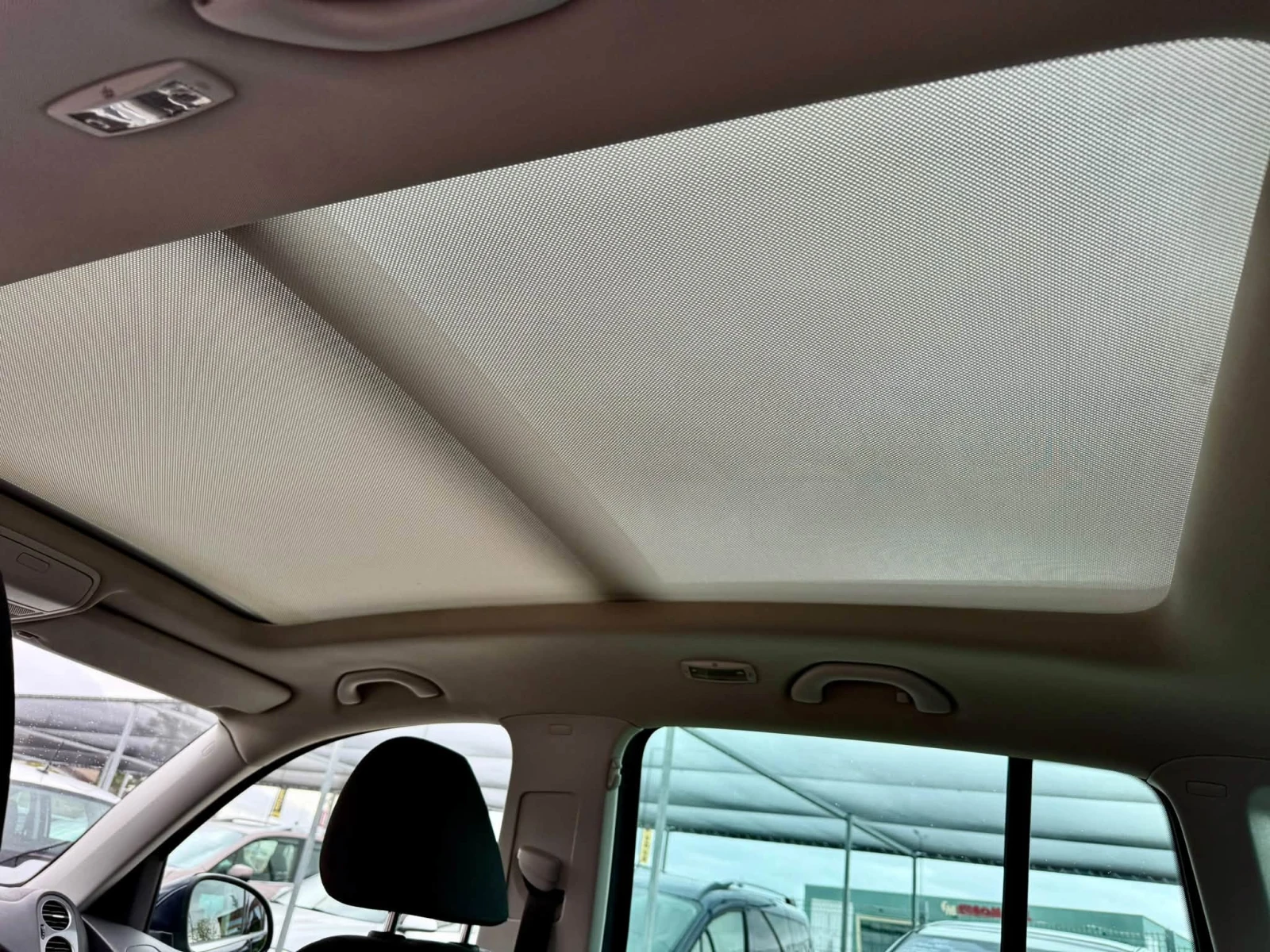 VW Tiguan 2.0 4x4 6-скорости, снимка 14 - Автомобили и джипове - 56724621