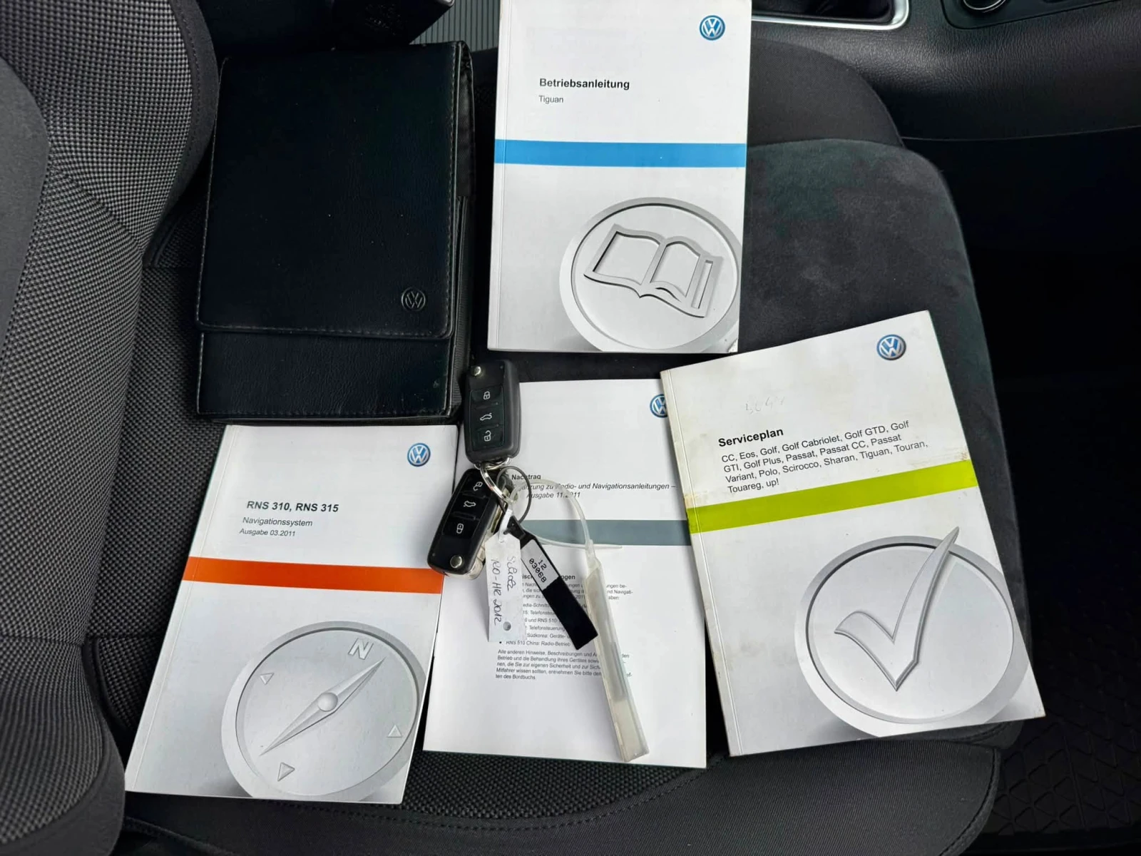 VW Tiguan 2.0 4x4 6-скорости, снимка 15 - Автомобили и джипове - 56724621
