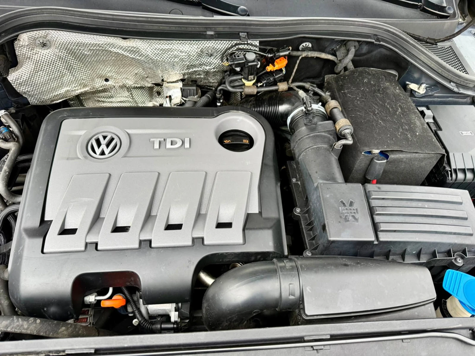 VW Tiguan 2.0 4x4 6-скорости, снимка 17 - Автомобили и джипове - 56724621