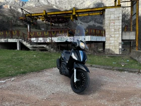 Piaggio Beverly 300 Black Edition, снимка 2