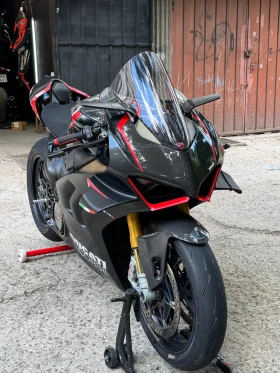 ����� �� �������� �� Ducati Panigale V4S 