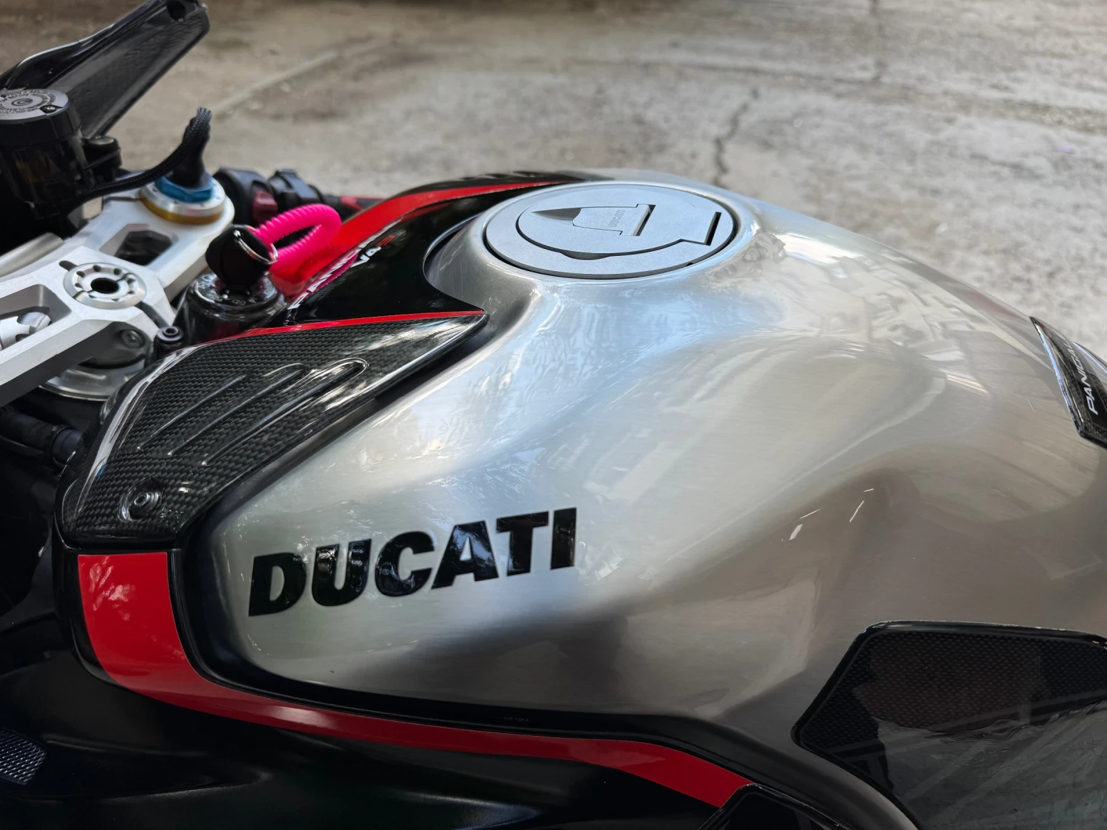 Ducati Panigale V4S , снимка 10 - Мотоциклети и мототехника - 54959461