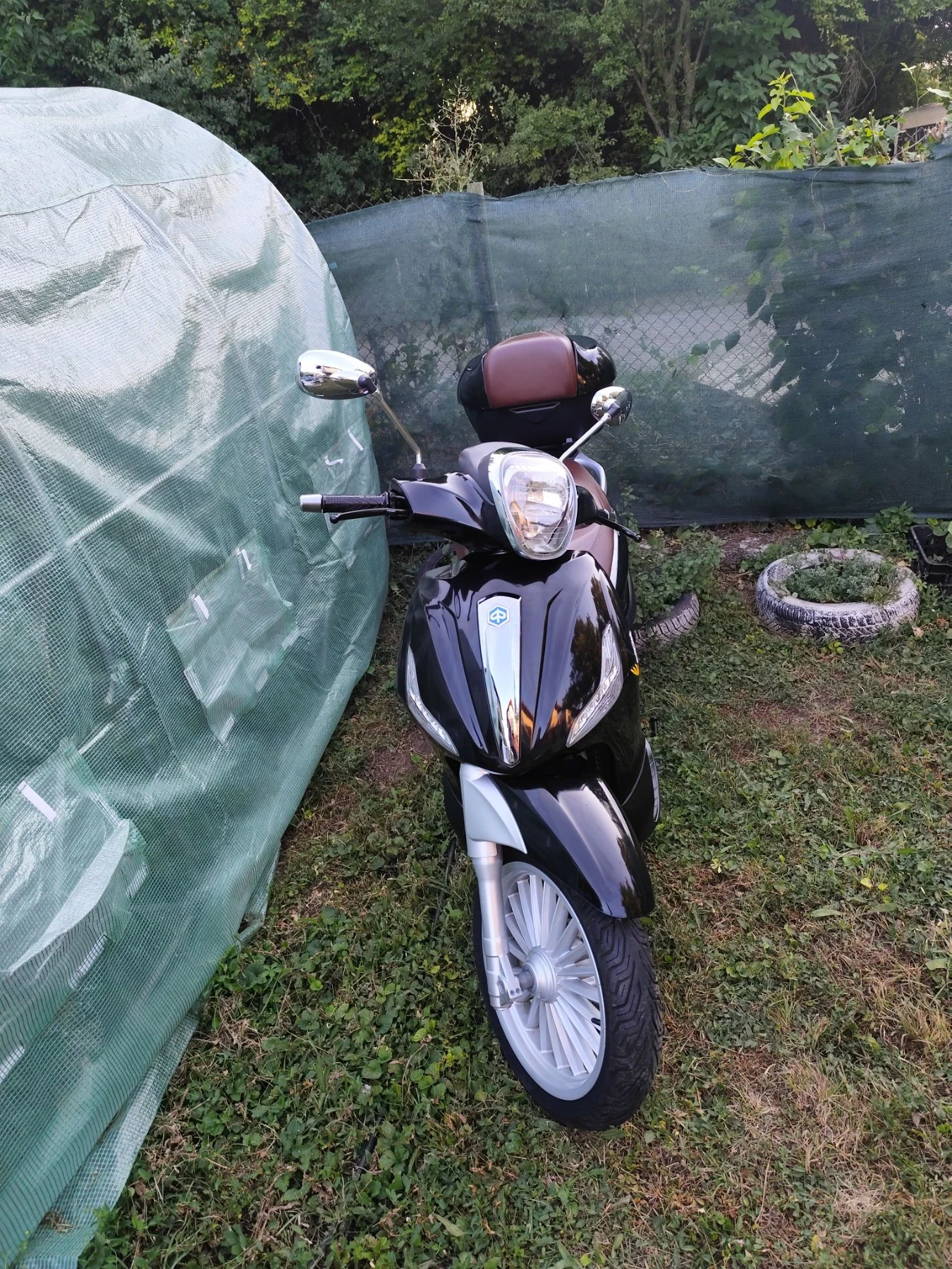 Piaggio Beverly 300 sport , снимка 13 - Мотоциклети и мототехника - 55612621