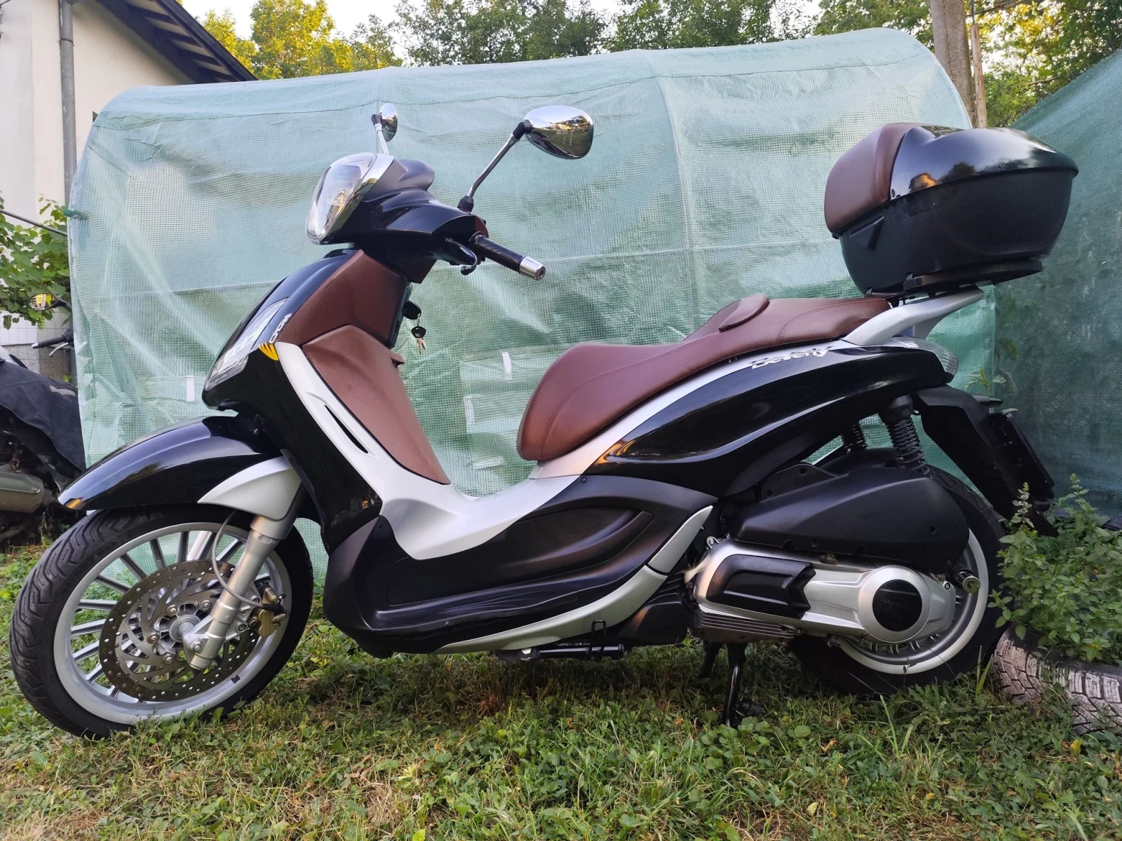 Piaggio Beverly 300 sport , снимка 12 - Мотоциклети и мототехника - 55612621