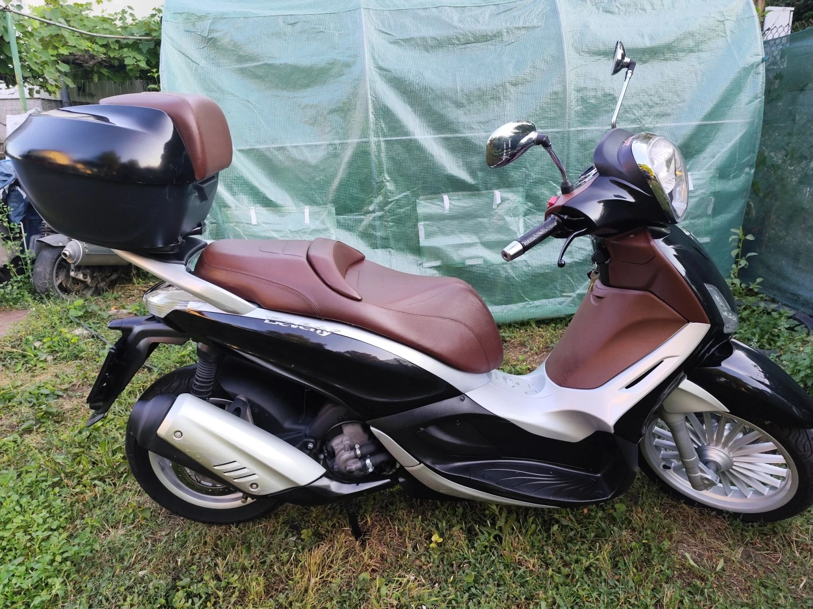 Piaggio Beverly 300 sport , снимка 4 - Мотоциклети и мототехника - 55612621