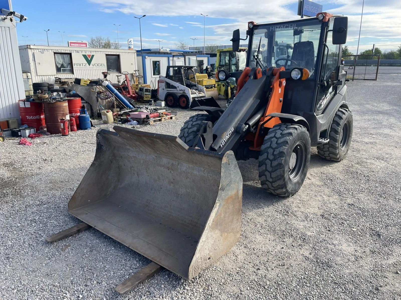 Челен товарач Hitachi ZW 75 - изображение 2
