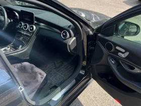 Mercedes-Benz C 300 АМГ ПАКЕТ/CARFAX/ПОДГРЕВ/ПАМЕТ/ПАНОРАМА/КЛИП, снимка 17