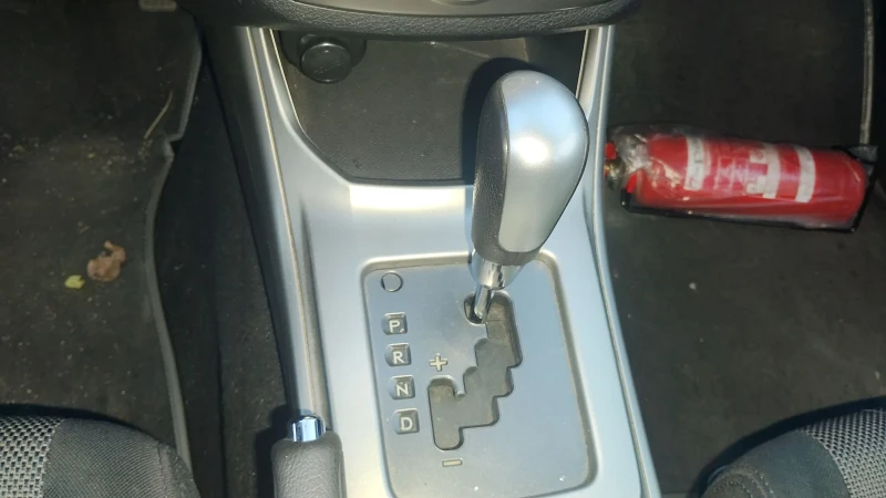 Subaru Impreza 2.0 автомат газ, снимка 9 - Автомобили и джипове - 52682497