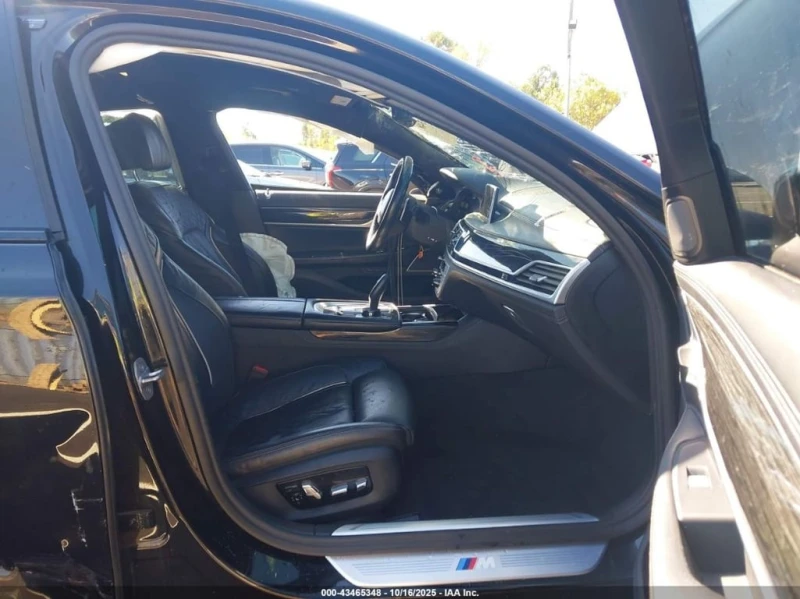 BMW 740 * I * CARFAX * БЕЗ ПЪРВОНАЧАЛНА ВНОСКА, снимка 5 - Автомобили и джипове - 52888331