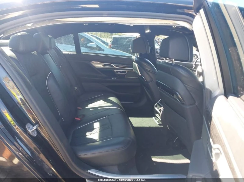 BMW 740 * I * CARFAX * БЕЗ ПЪРВОНАЧАЛНА ВНОСКА, снимка 8 - Автомобили и джипове - 52888331