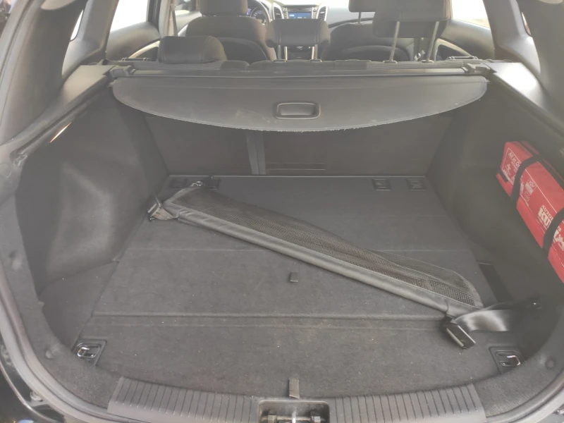 Hyundai I30 1.4 Бензин / Камера / Навигация / Гаражен , снимка 16 - Автомобили и джипове - 53067741
