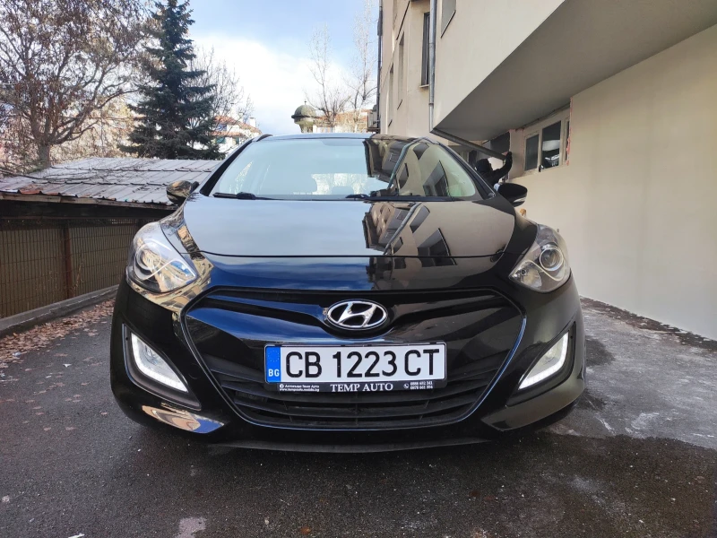 Hyundai I30 1.4 Бензин / Камера / Навигация / Гаражен , снимка 3 - Автомобили и джипове - 53067741