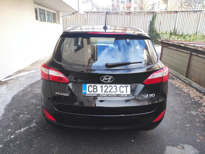 Hyundai I30 1.4 Бензин / Камера / Навигация / Гаражен , снимка 5 - Автомобили и джипове - 53067741