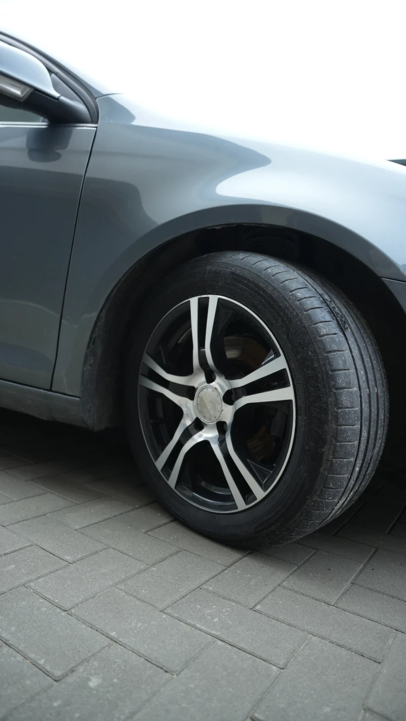 VW Golf VW Golf 1.6 tdi, снимка 15 - Автомобили и джипове - 53431064