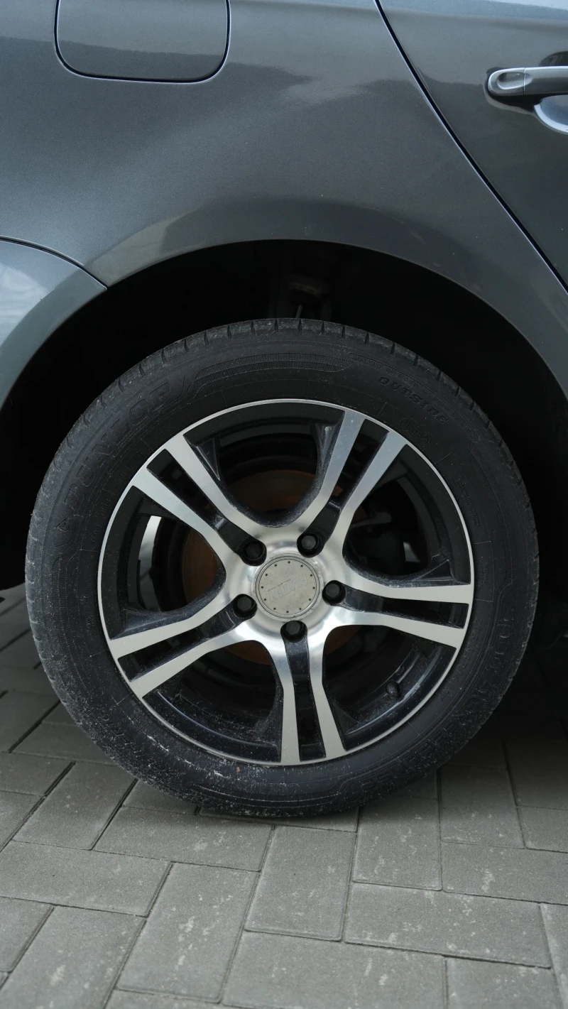 VW Golf VW Golf 1.6 tdi, снимка 14 - Автомобили и джипове - 53431064