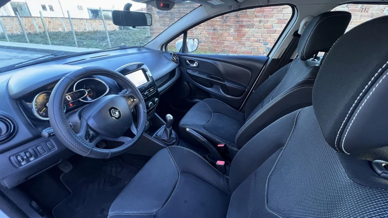 Renault Clio 1.2i 2015г, снимка 7 - Автомобили и джипове - 53525540
