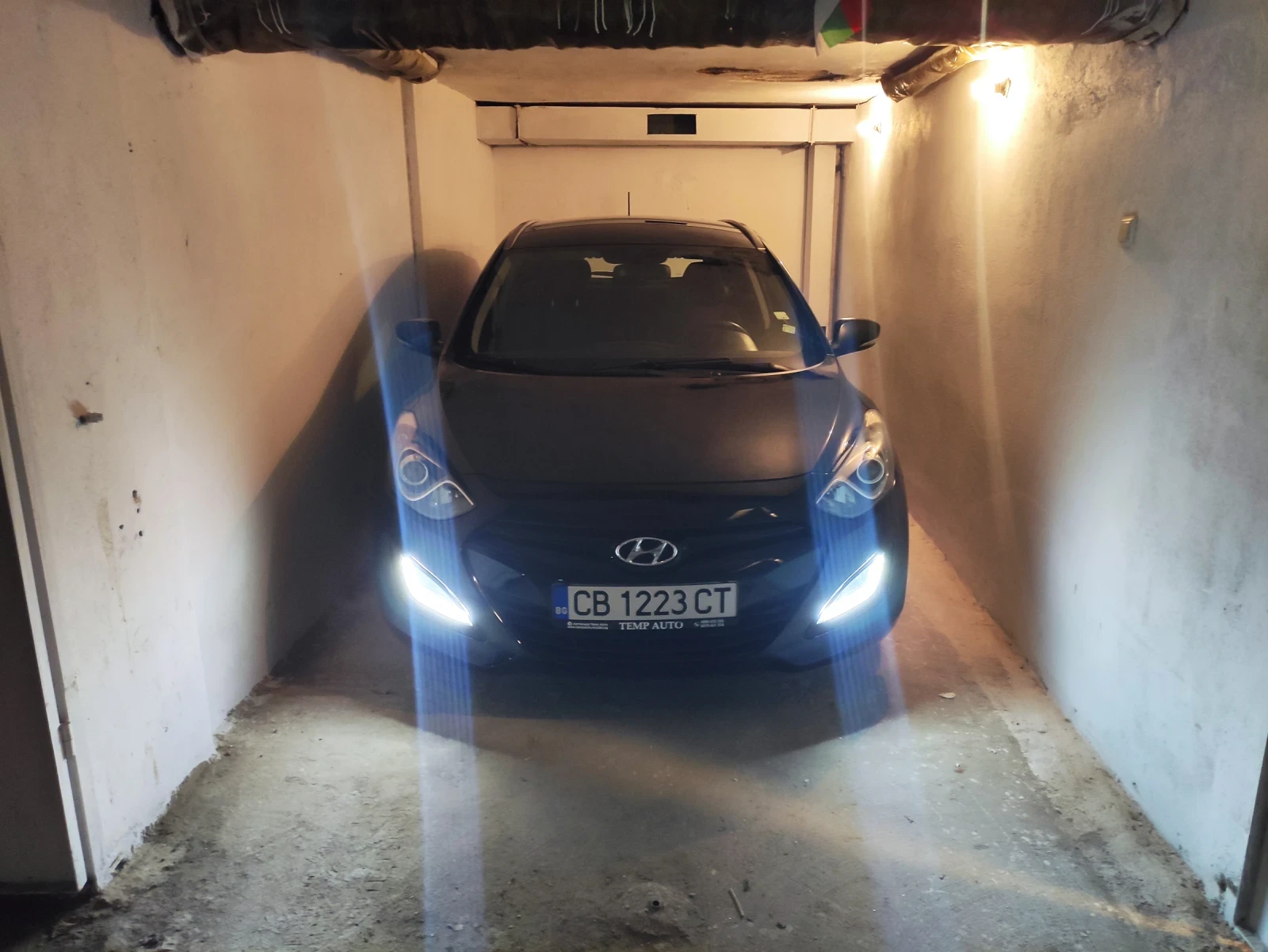 Hyundai I30 1.4 Бензин / Камера / Навигация / Гаражен , снимка 1