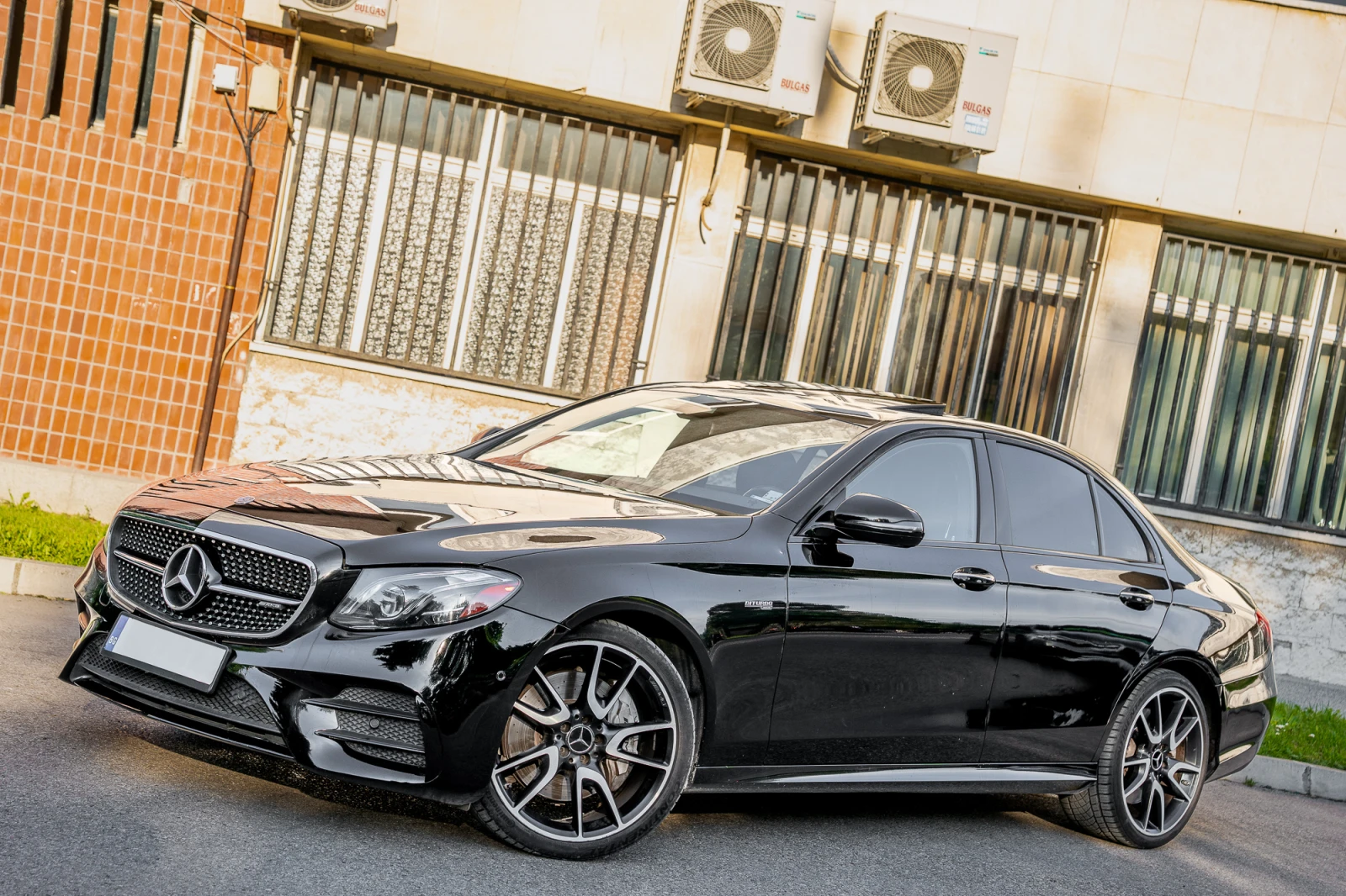 Mercedes-Benz E 43 AMG  - изображение 2