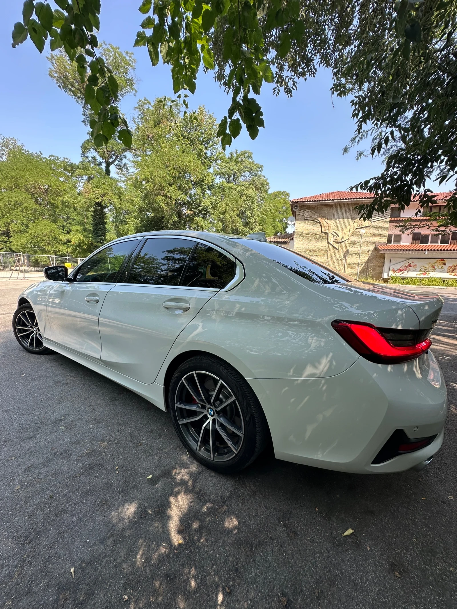 BMW 330 i XDrive Sport Line - изображение 6