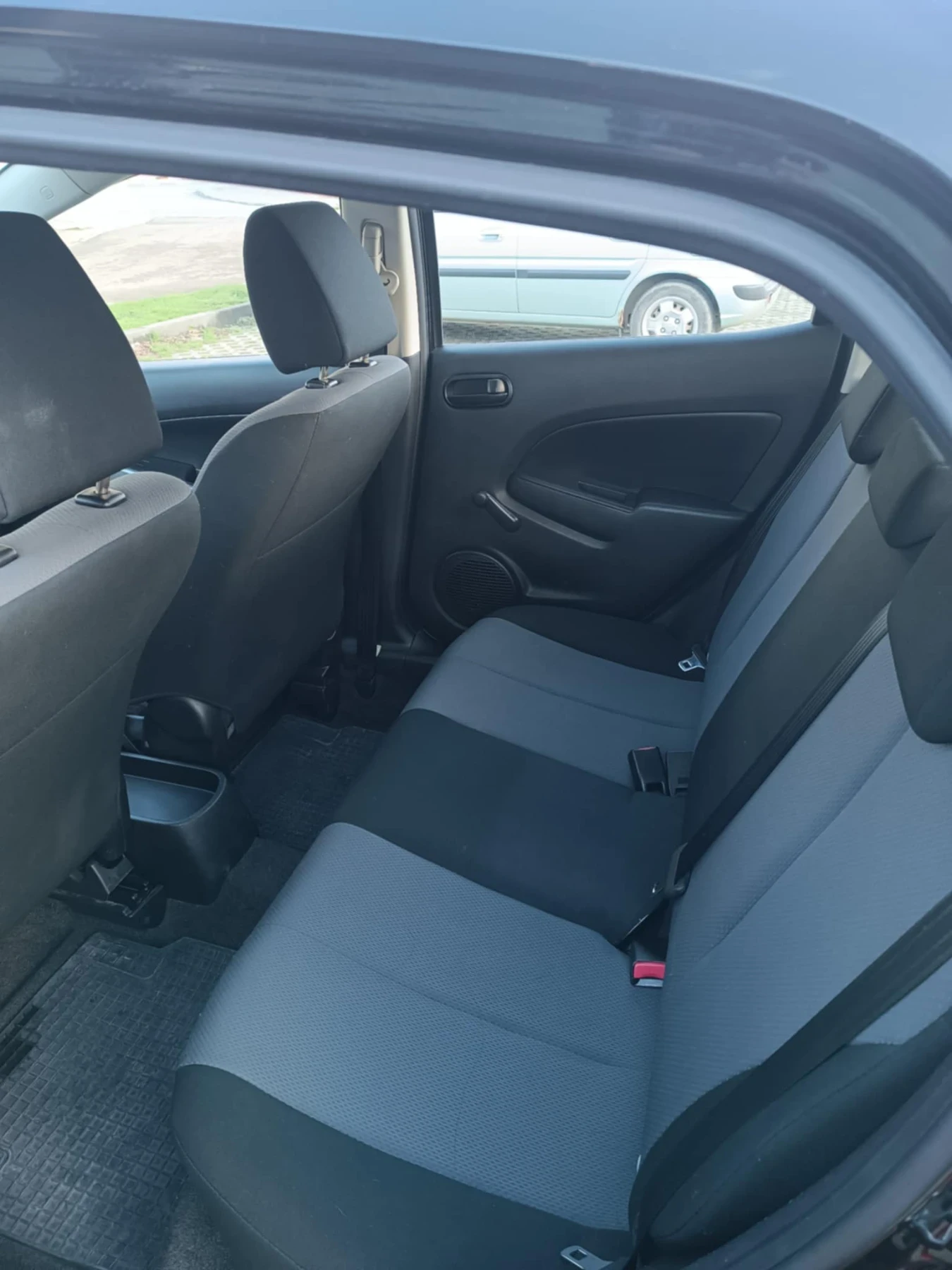 Mazda 2  - изображение 7