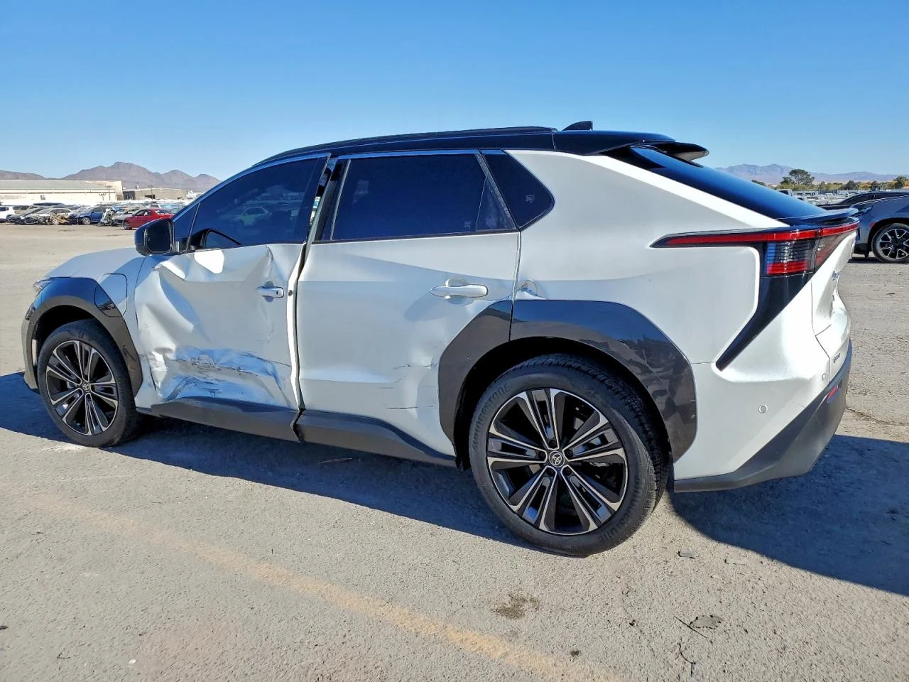 Toyota bZ4X Xle - изображение 3