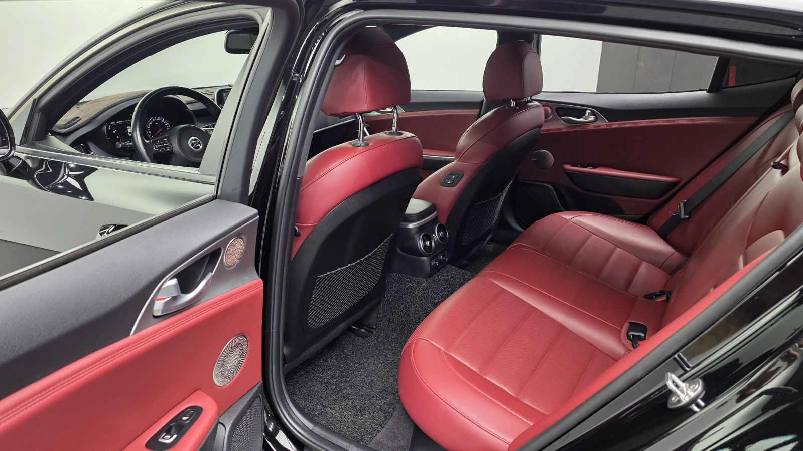 Kia Stinger 3.3 TURBO 4x4 / ����� �������� ������� !!! | Mobile.bg � ����������� 9