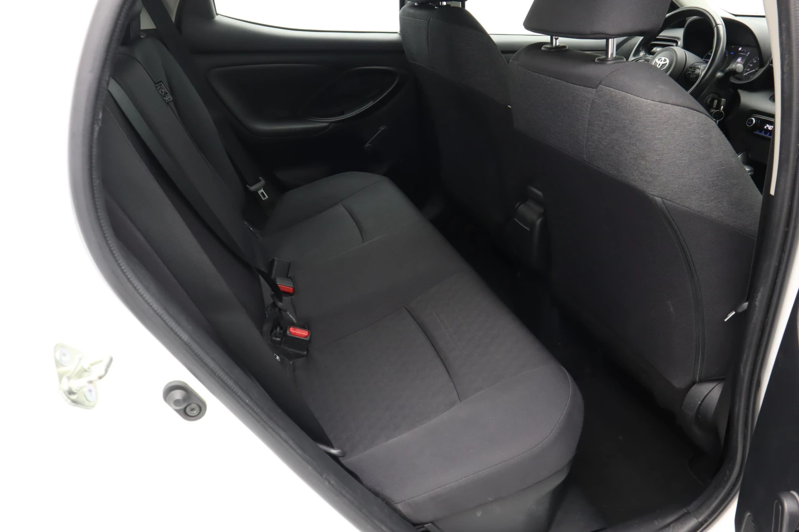 Toyota Yaris, снимка 12 - Автомобили и джипове - 53813917