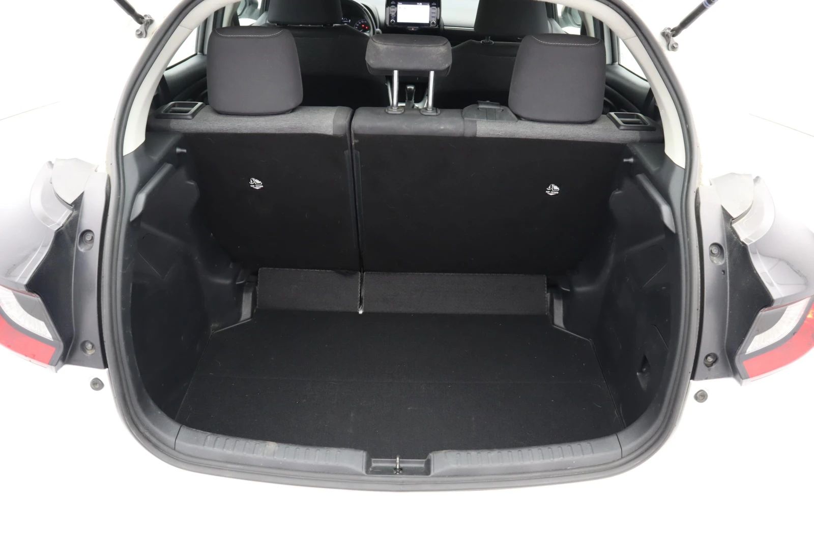 Toyota Yaris, снимка 11 - Автомобили и джипове - 53813917