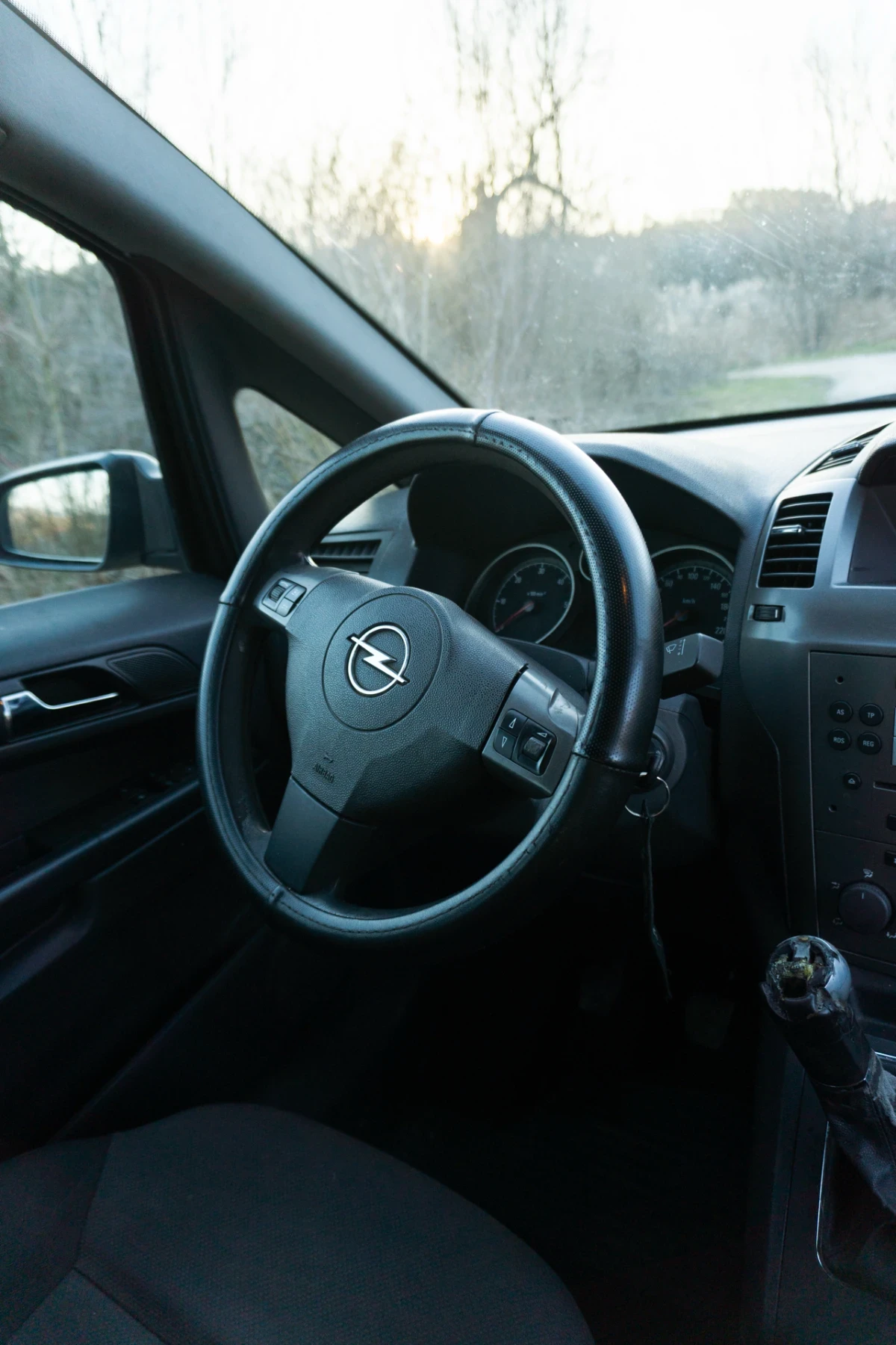 Opel Zafira 1.9 CDTI, снимка 7 - Автомобили и джипове - 53889102