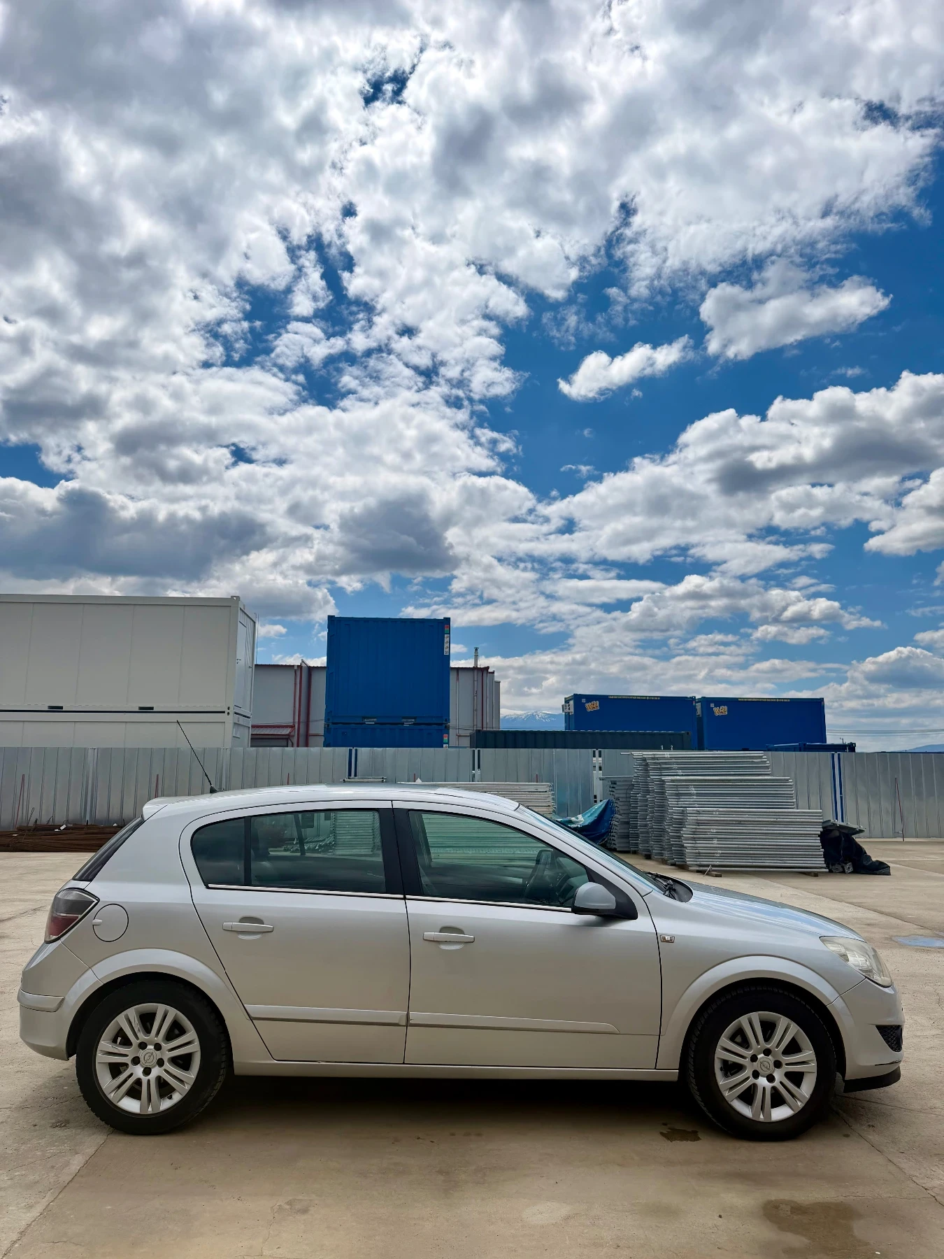 Opel Astra 1.7 CDTI, снимка 8 - Автомобили и джипове - 54292651