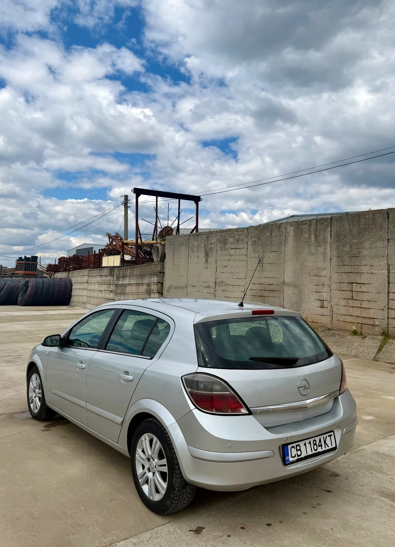 Opel Astra 1.7 CDTI, снимка 4 - Автомобили и джипове - 54292651