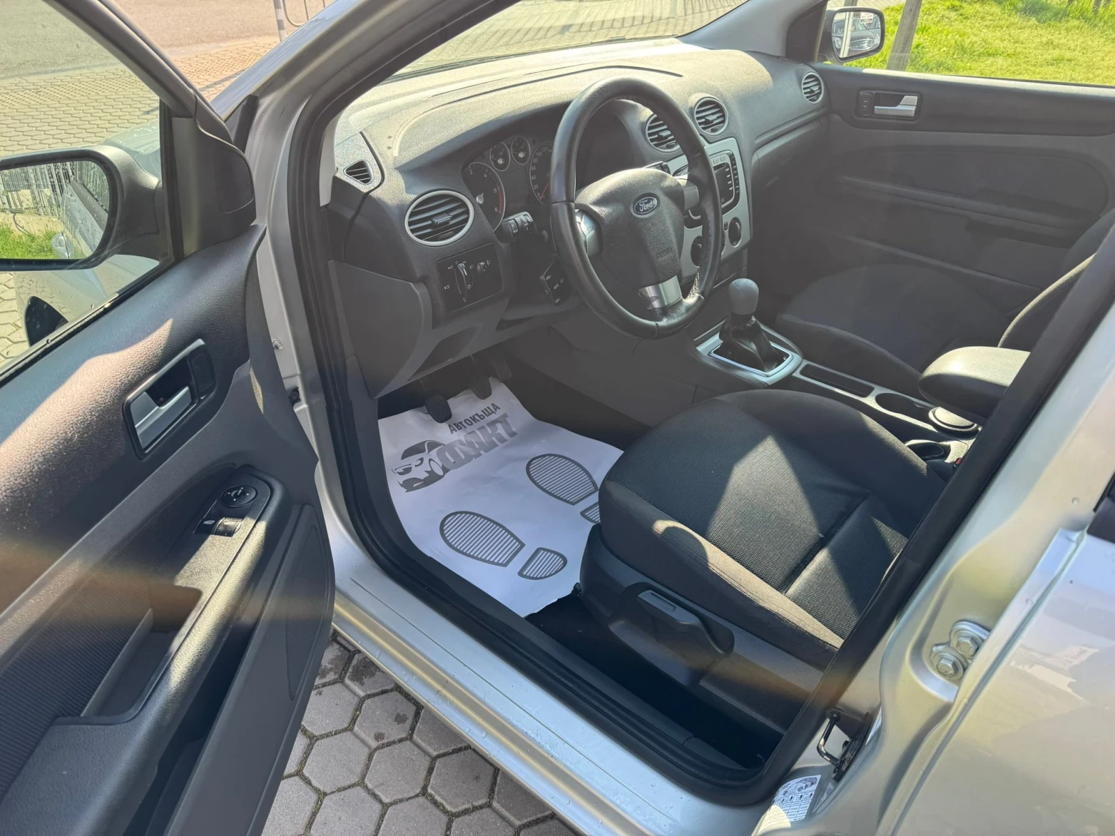 Ford Focus 1.6TDCi, снимка 8 - Автомобили и джипове - 54351554