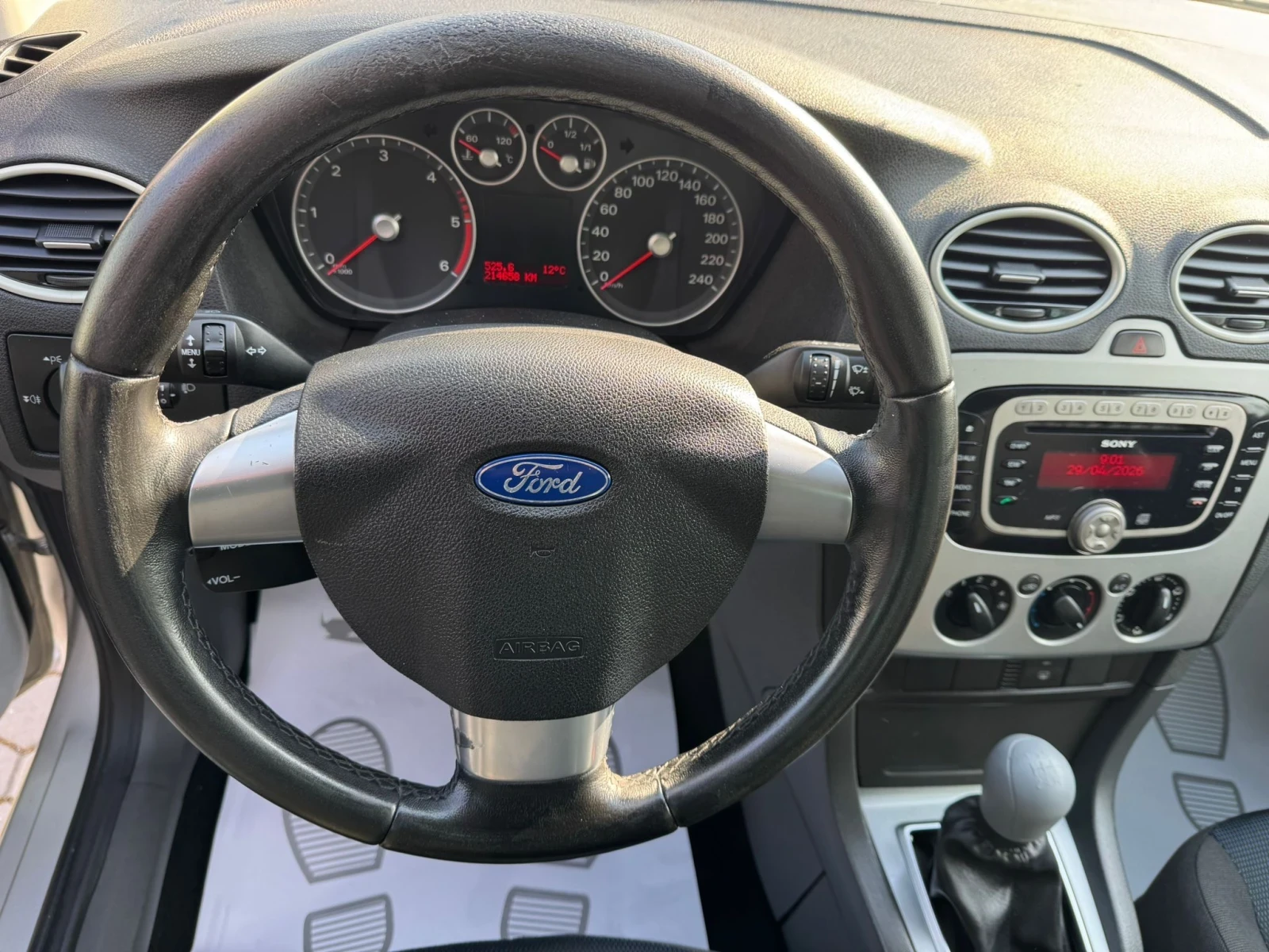 Ford Focus 1.6TDCi, снимка 9 - Автомобили и джипове - 54351554