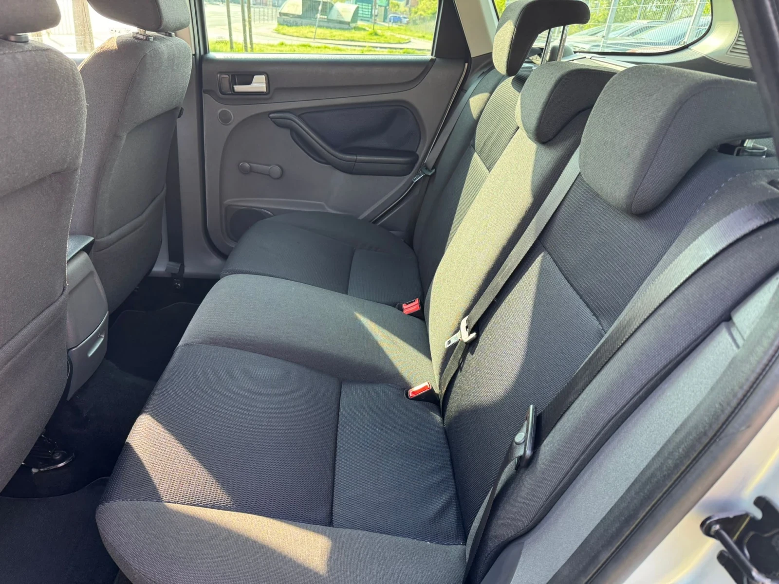 Ford Focus 1.6TDCi, снимка 14 - Автомобили и джипове - 54351554