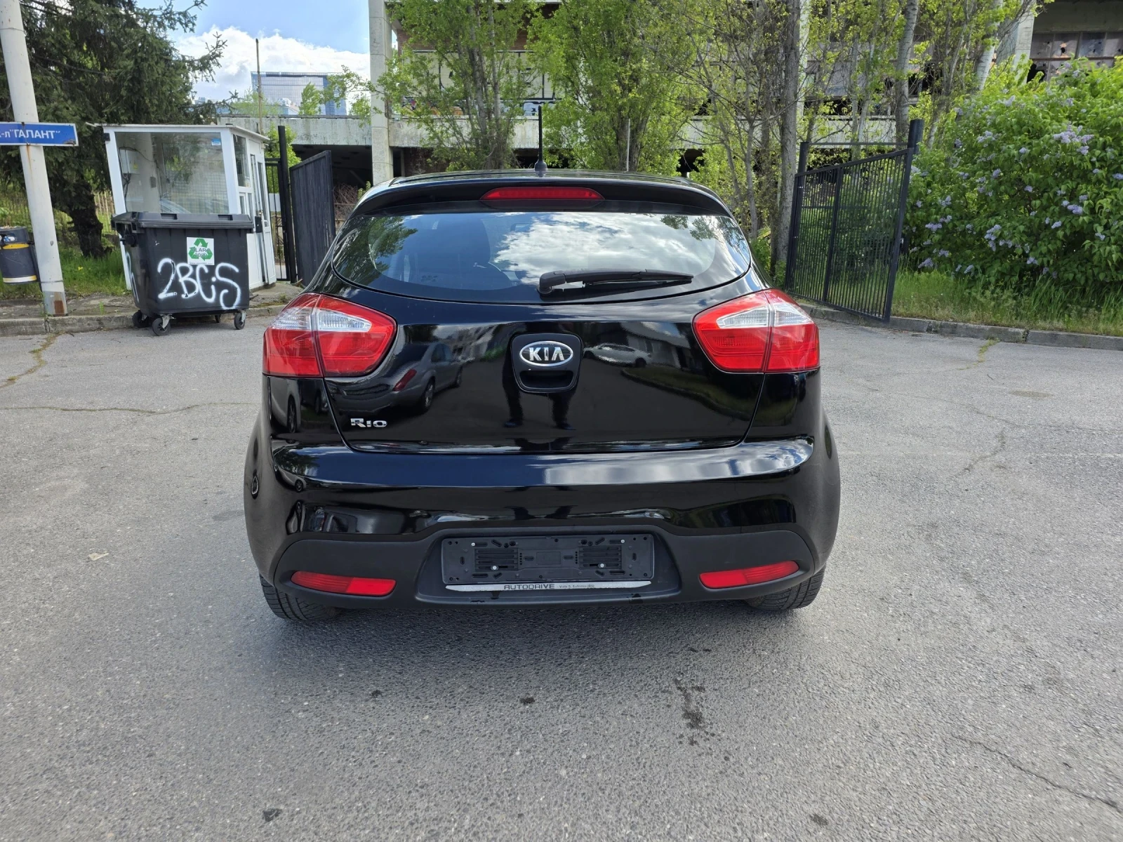 Kia Rio 1.25 БЕНЗИН/5 ВРАТИ/КЛИМАТИК/КАТО НОВА, снимка 6 - Автомобили и джипове - 54436950