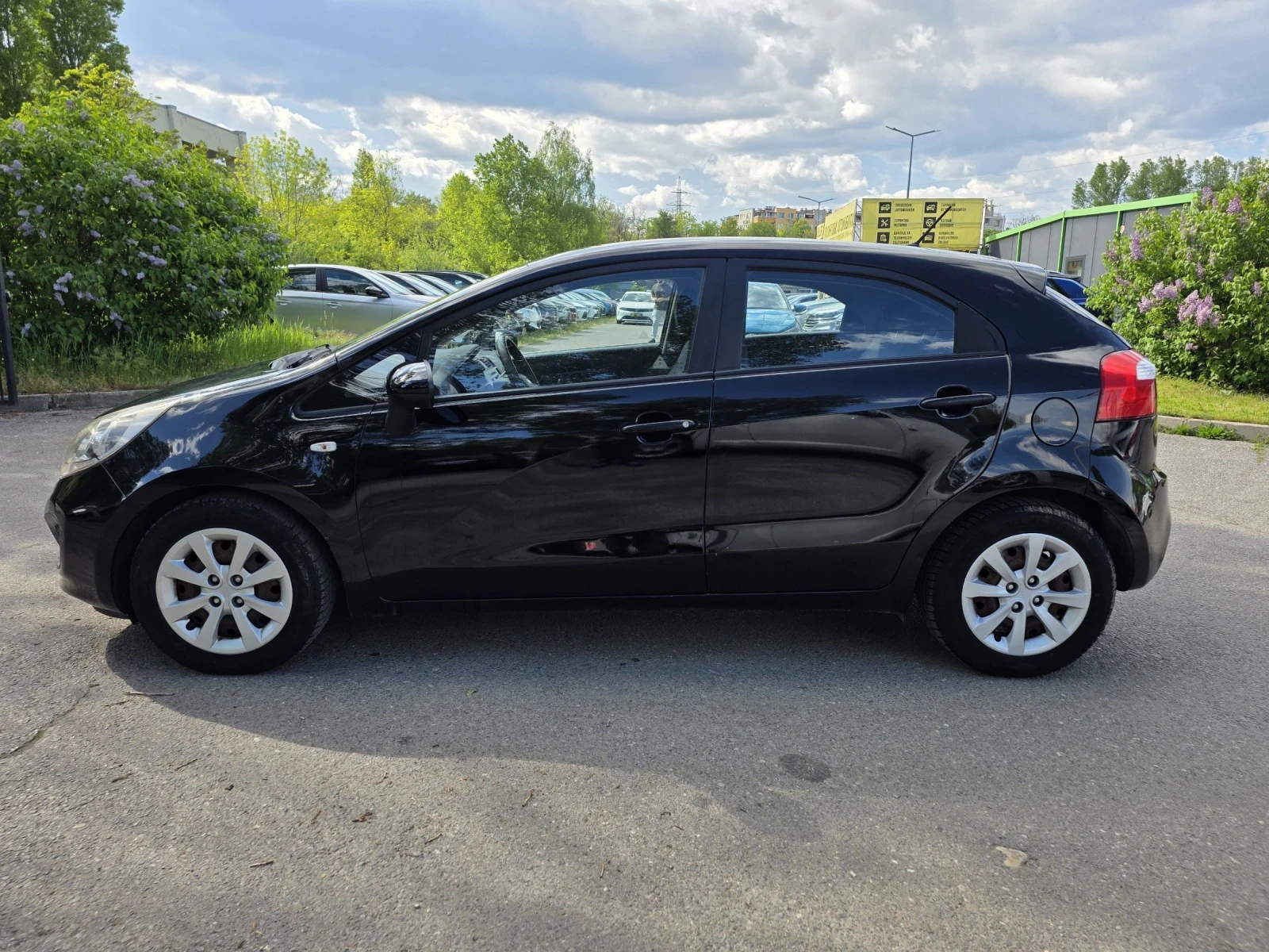 Kia Rio 1.25 БЕНЗИН/5 ВРАТИ/КЛИМАТИК/КАТО НОВА, снимка 8 - Автомобили и джипове - 54436950