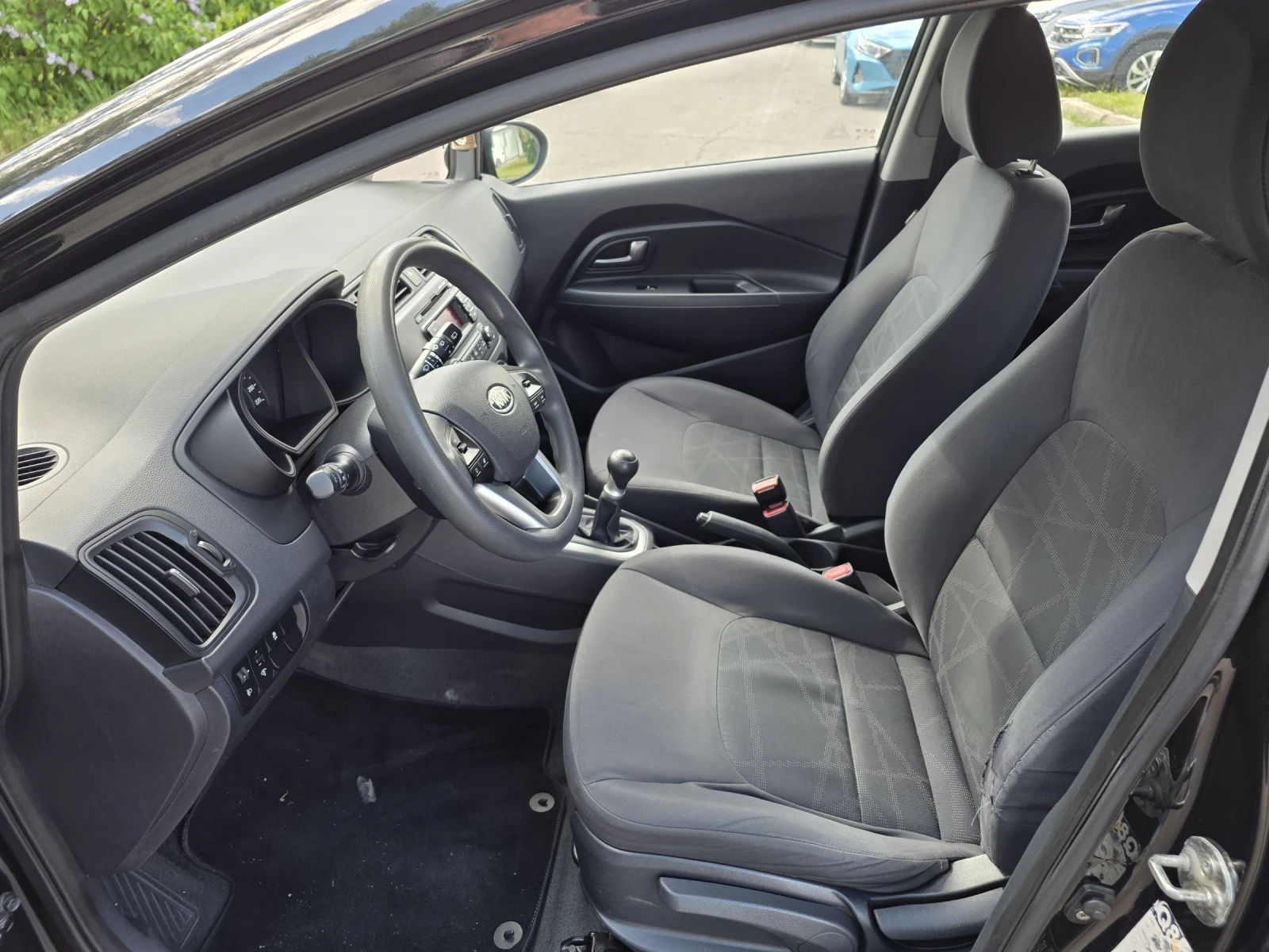Kia Rio 1.25 БЕНЗИН/5 ВРАТИ/КЛИМАТИК/КАТО НОВА, снимка 9 - Автомобили и джипове - 54436950